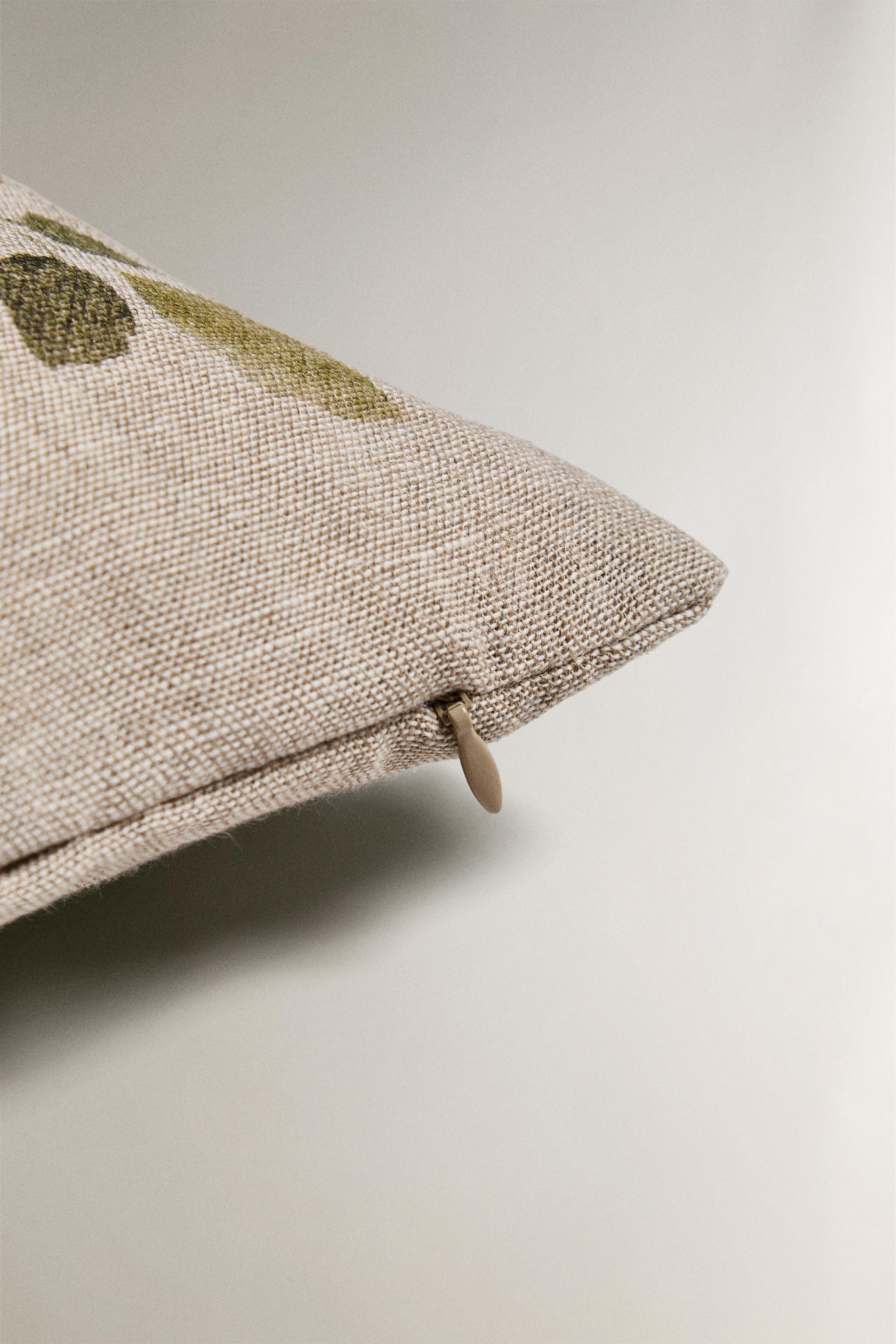 LEAF PRINT THROW PILLOW COVER